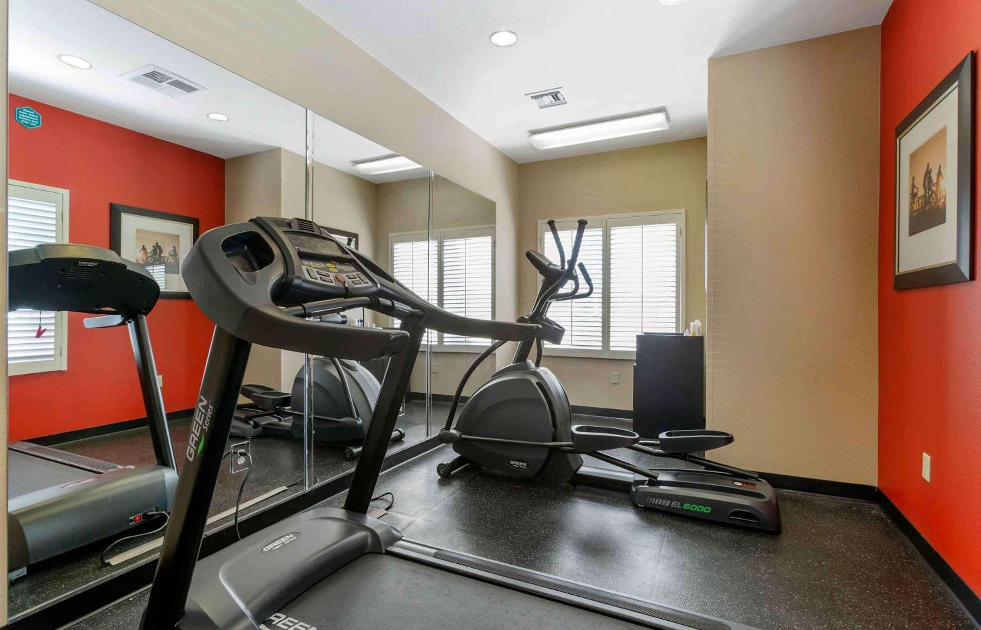 Hotel Extended America Select - - Airport - E Oak St 2*