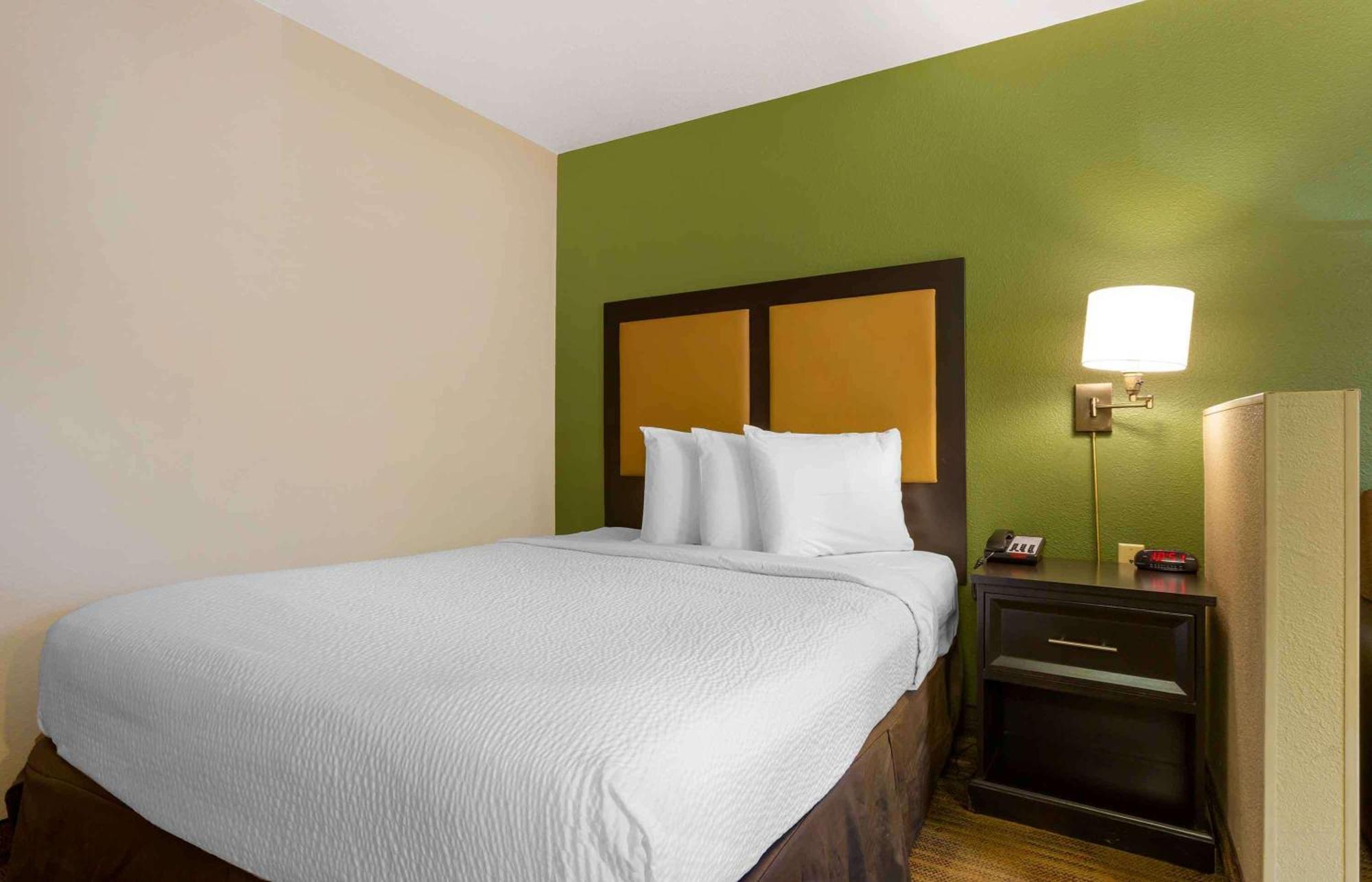 Hotel Extended America Select - - Airport - E Oak St