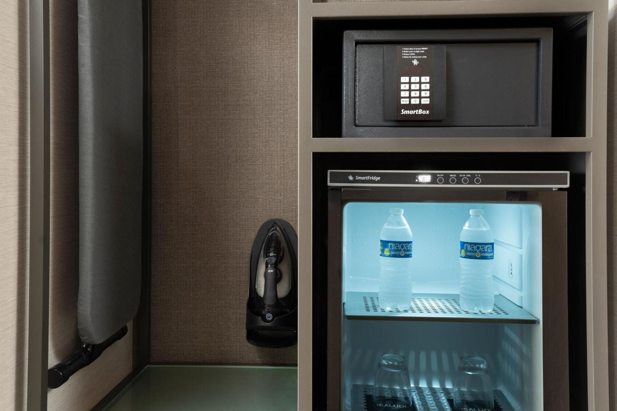 Ac By Marriott Downtown Hotel 3*