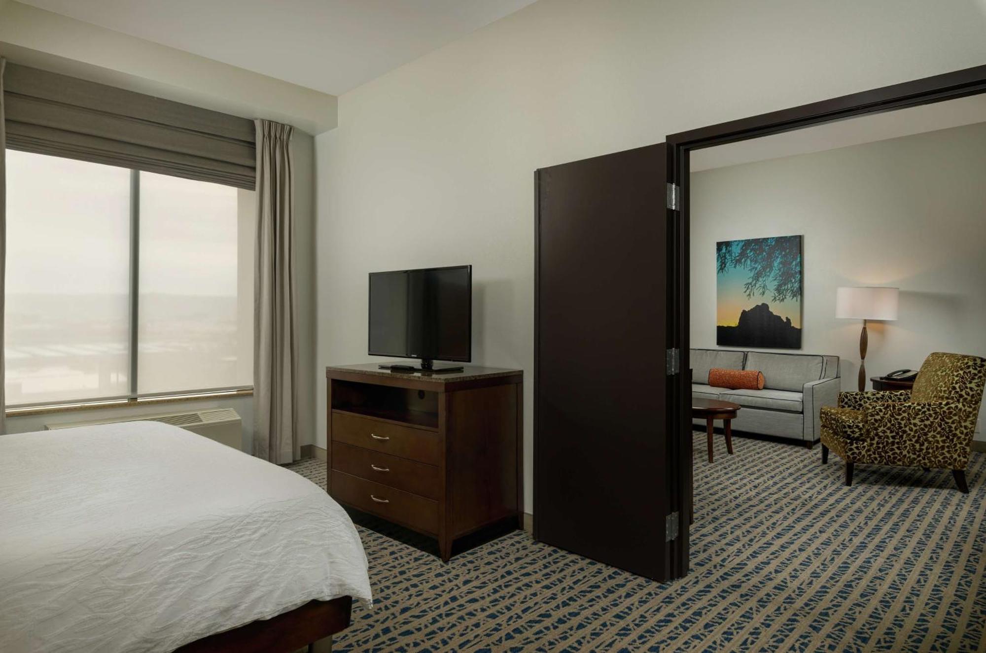 Hilton Garden Airport North Hotel 3*