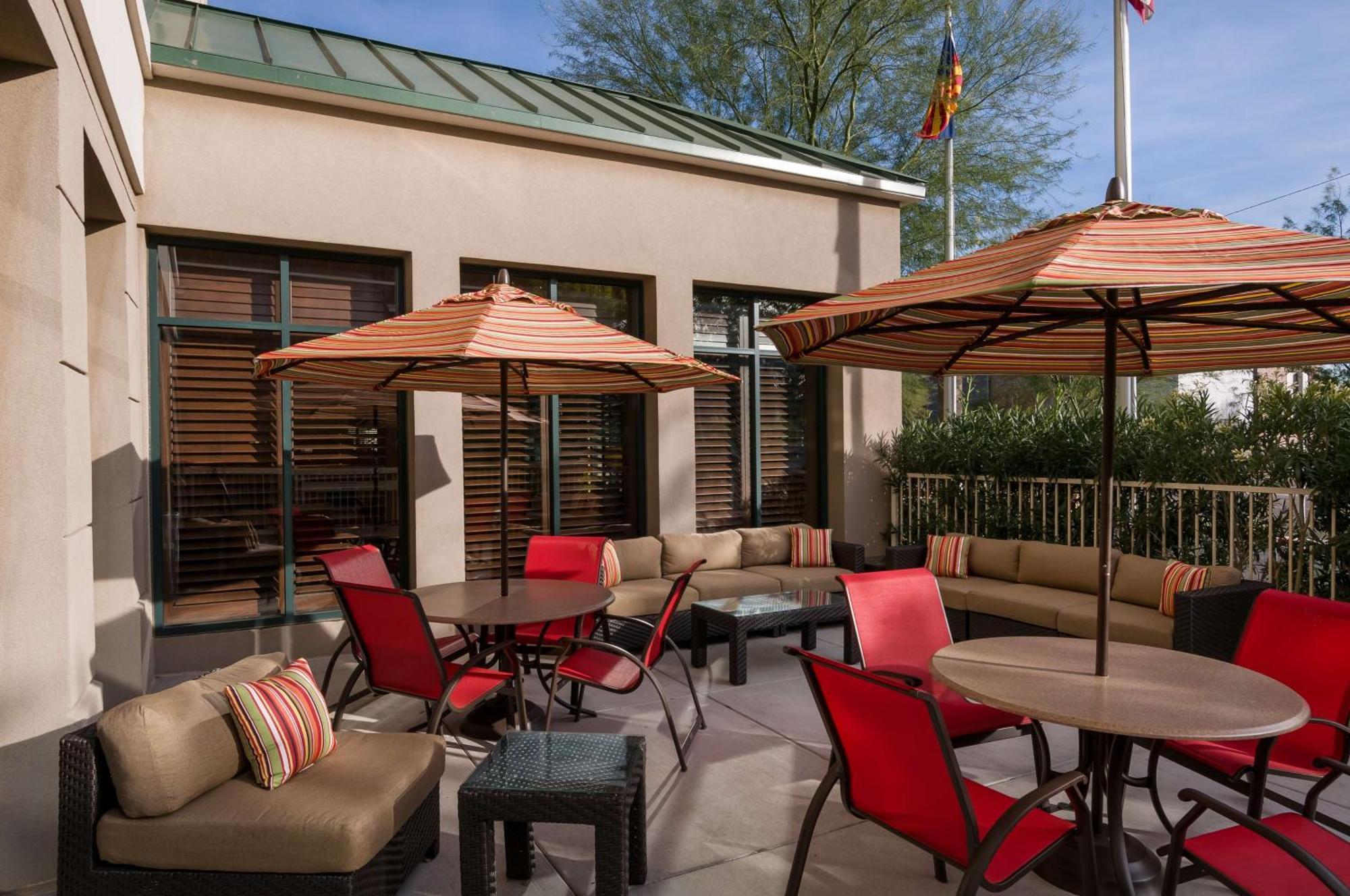 Hilton Garden Airport North 3*