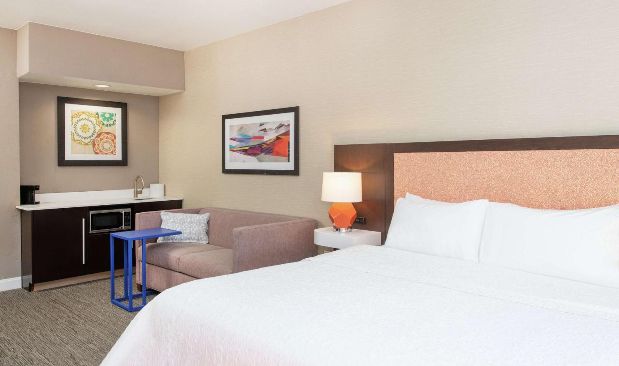Hampton Airport North Hotel 3*