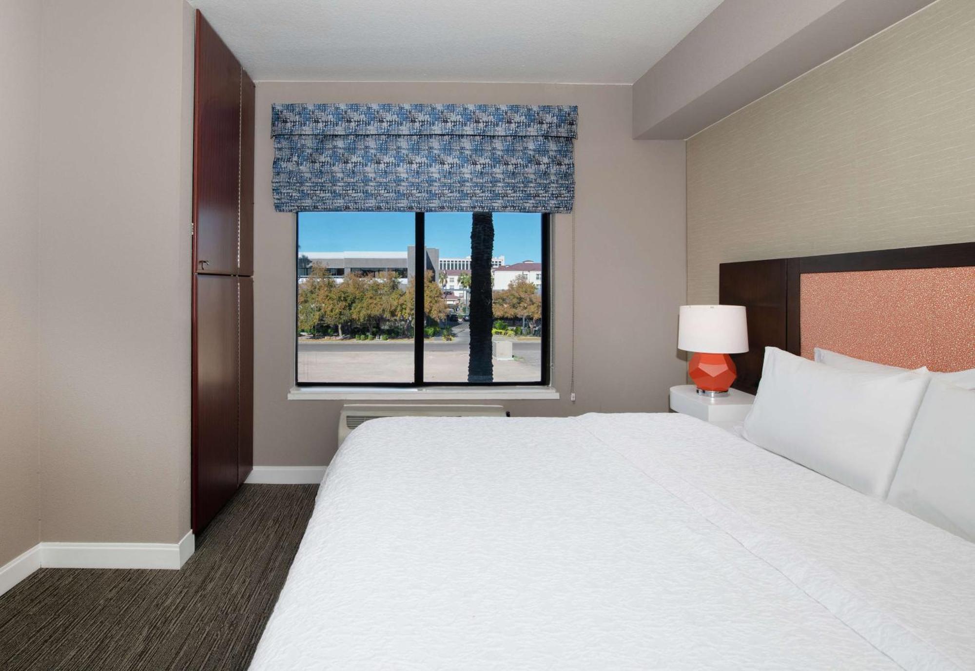 Hotel Hampton Airport North 3*