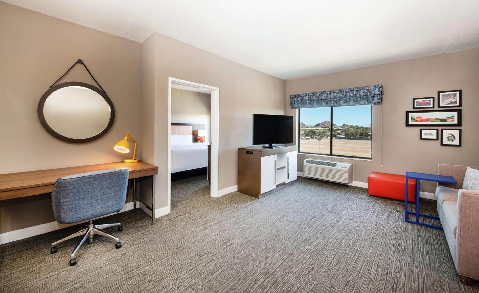 Hampton Airport North 3*