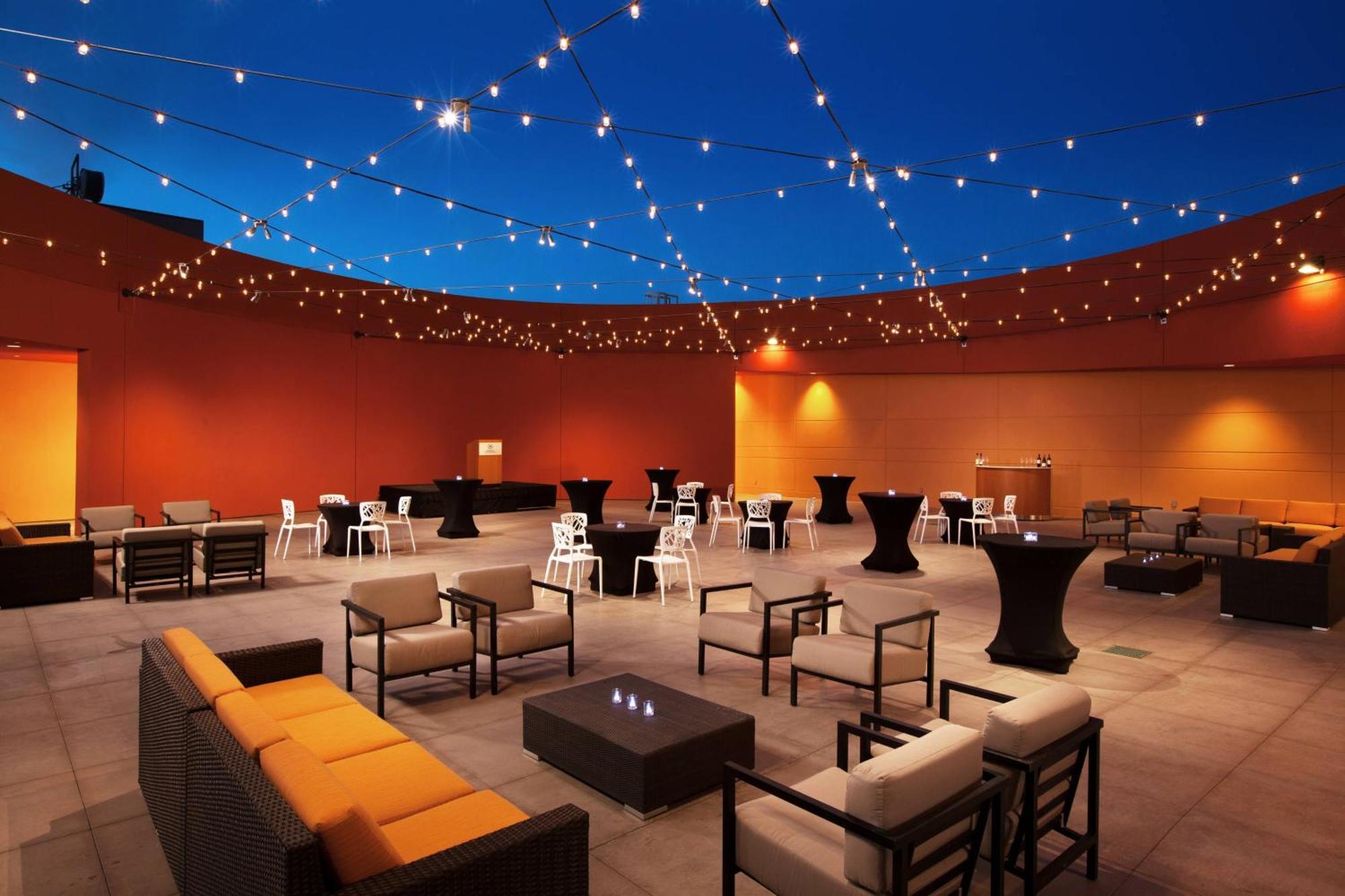 Sheraton Downtown 4*