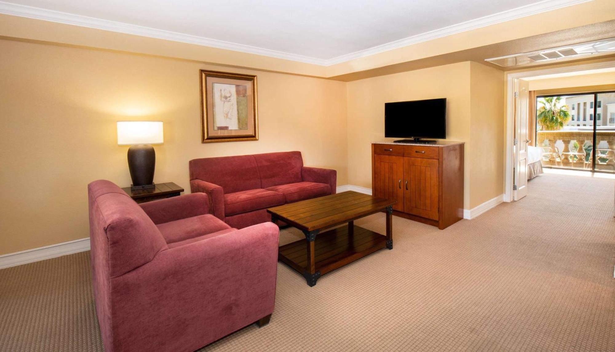Hilton At The Peak 4*