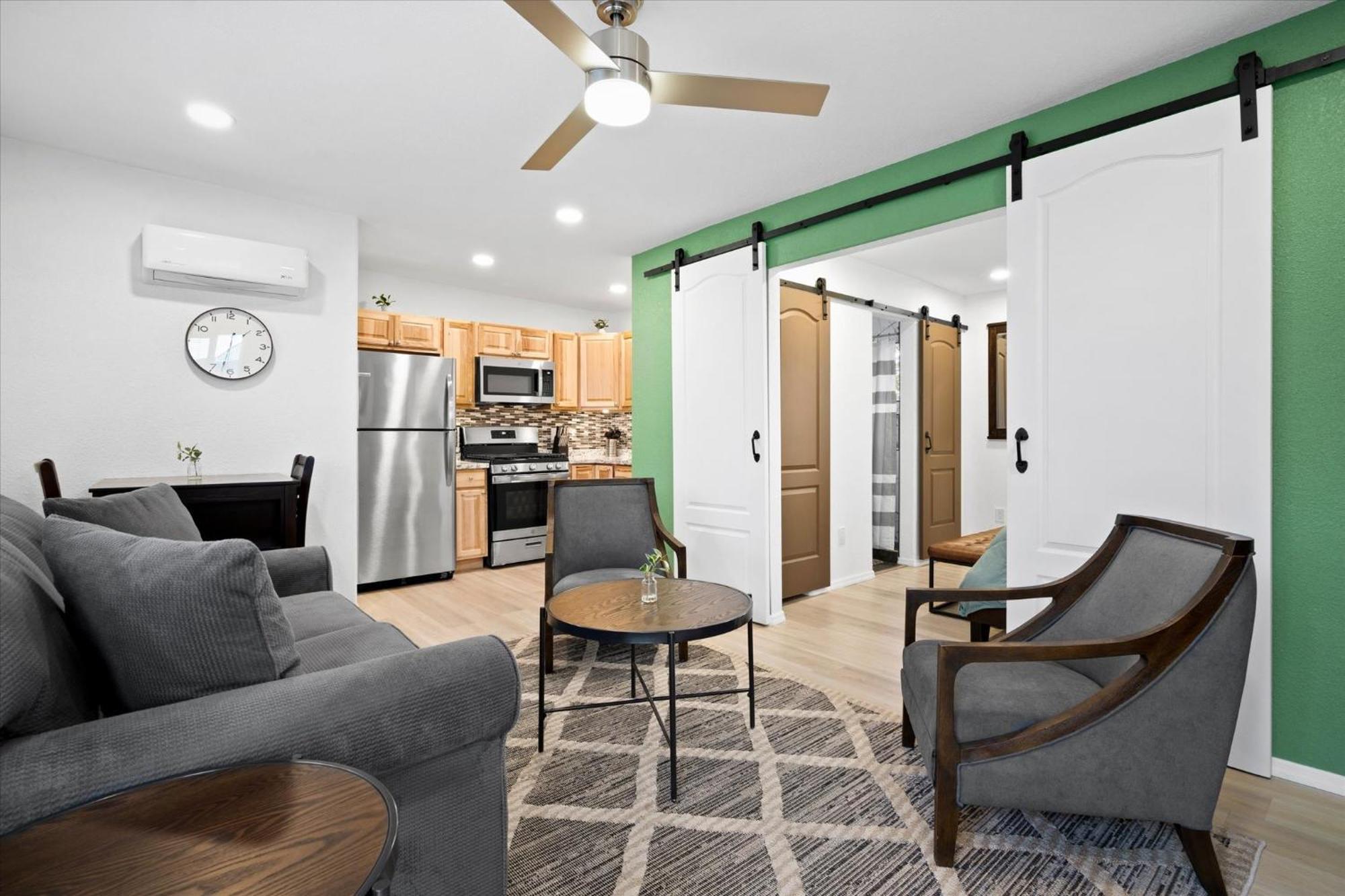 Chelsea Place Apartment *