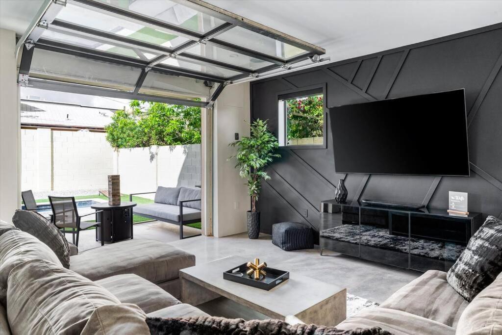 New Modern 3br & Loft- Heated Pool, Near Airport * Phoenix