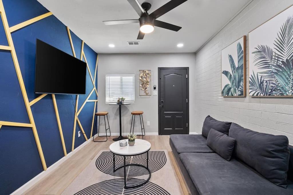 Apartamento 12 Minutes From Downtown - 1 Bedroom *