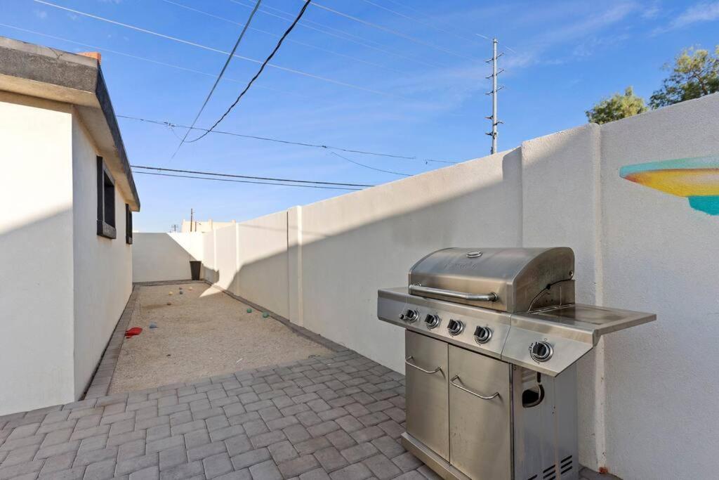 Charming House & In Downtown Apartment