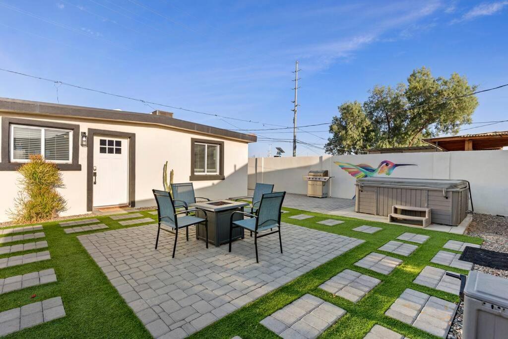 Charming House & In Downtown Apartment *