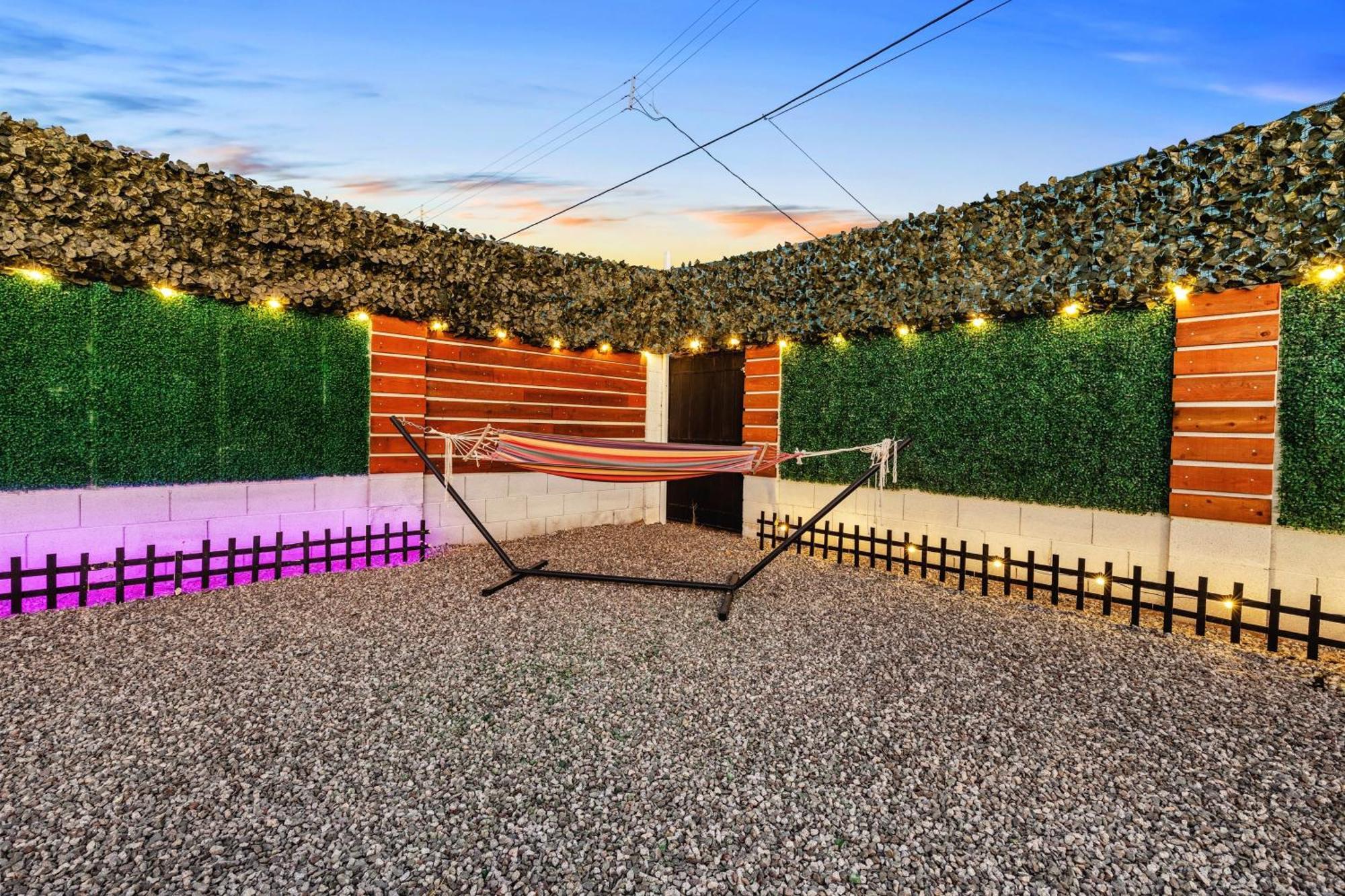 Retreat - With King Bed - 10 Min From Airp - Unit C Casa de férias *
