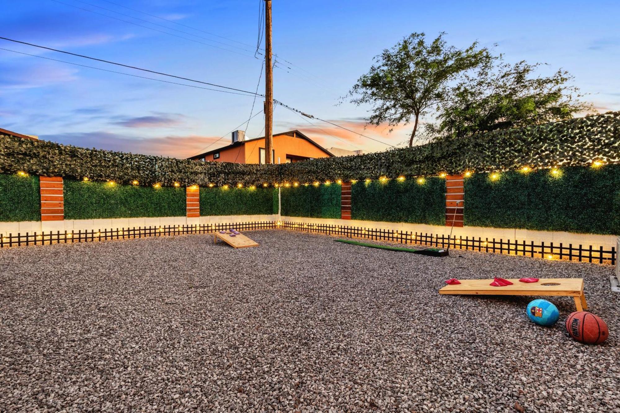 Retreat - 2 Bedroom With King-size Bed - 3 Smart Tvs - 10 Min From Airp - Unit A Holiday home Phoenix