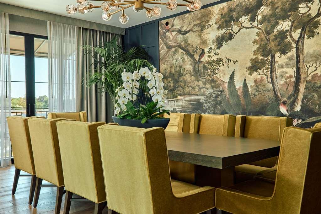 The Global Ambassador Hotel 5*
