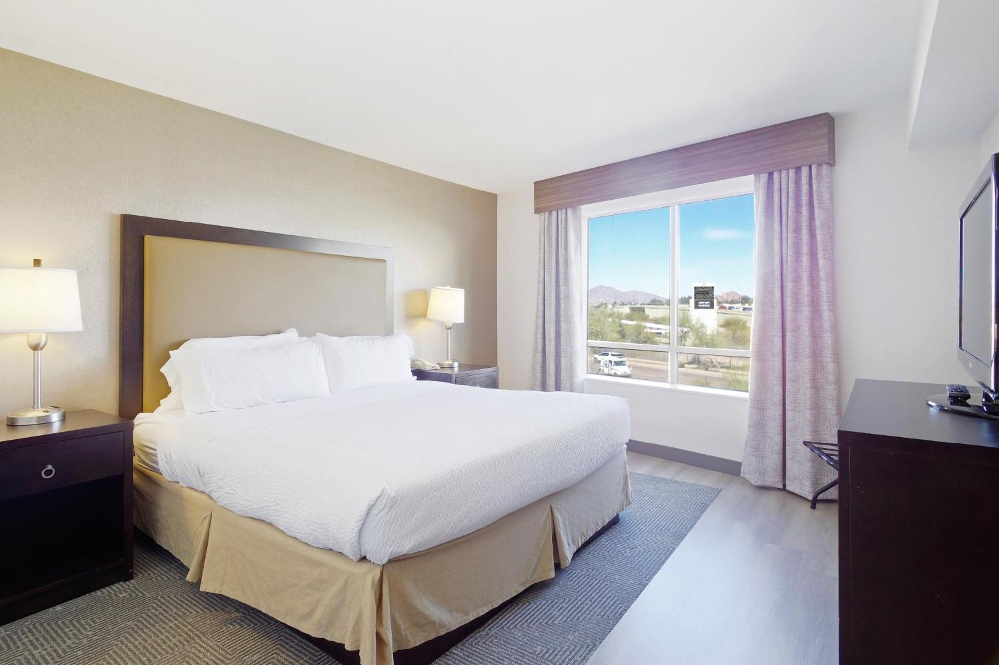 Holiday & Airport By Ihg Phoenix