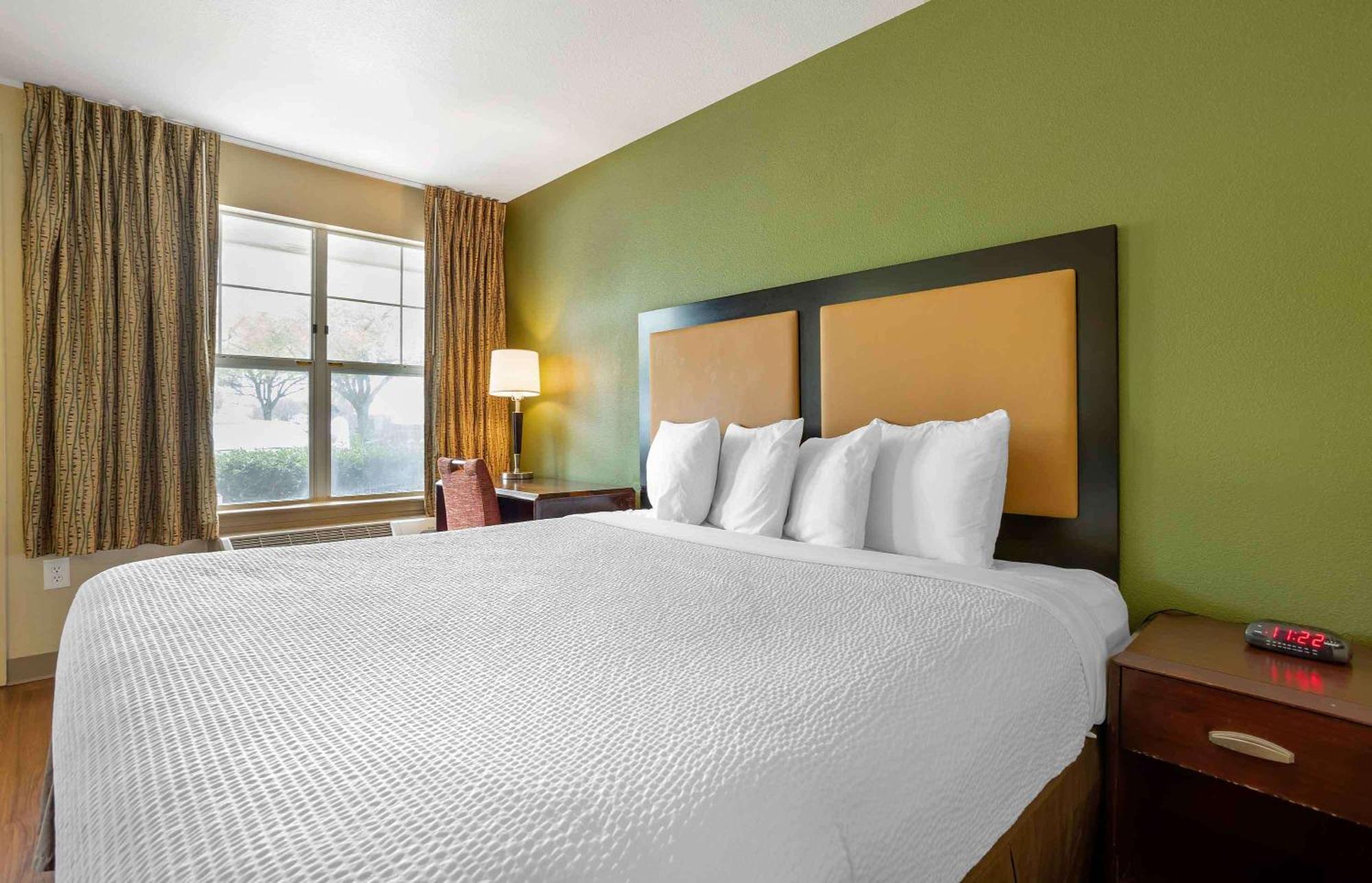 Extended America - - Chandler - E Chandler Blvd 2* Phoenix