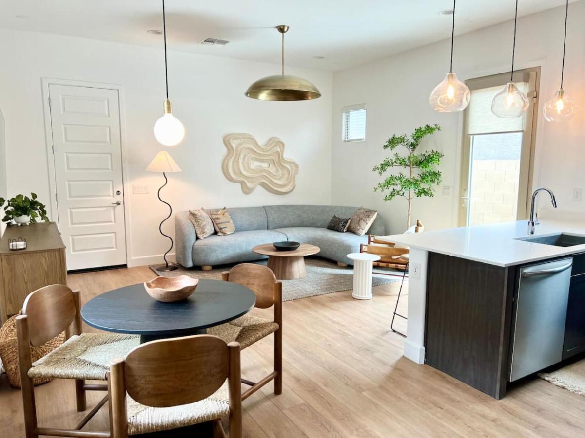 Luxury 1 Bedroom Casita With Private Yard, Garage And Wd Apartment
