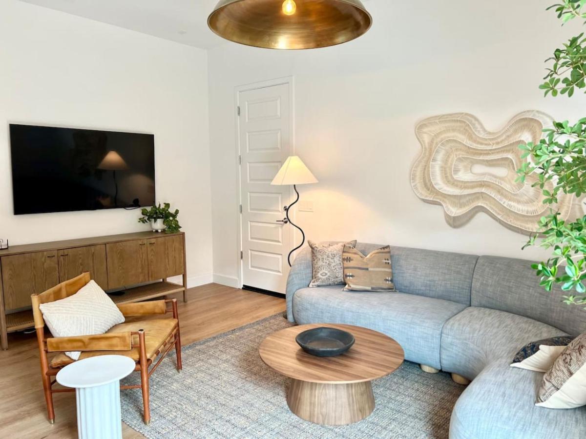 Luxury 1 Bedroom Casita With Private Yard, Garage And Wd Apartment