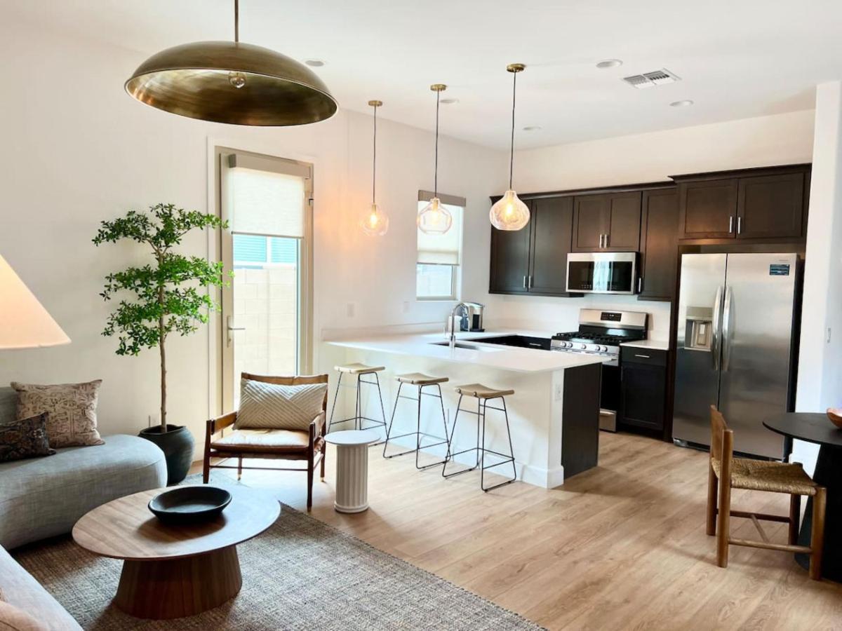 Luxury 1 Bedroom Casita With Private Yard, Garage And Wd Apartment Phoenix
