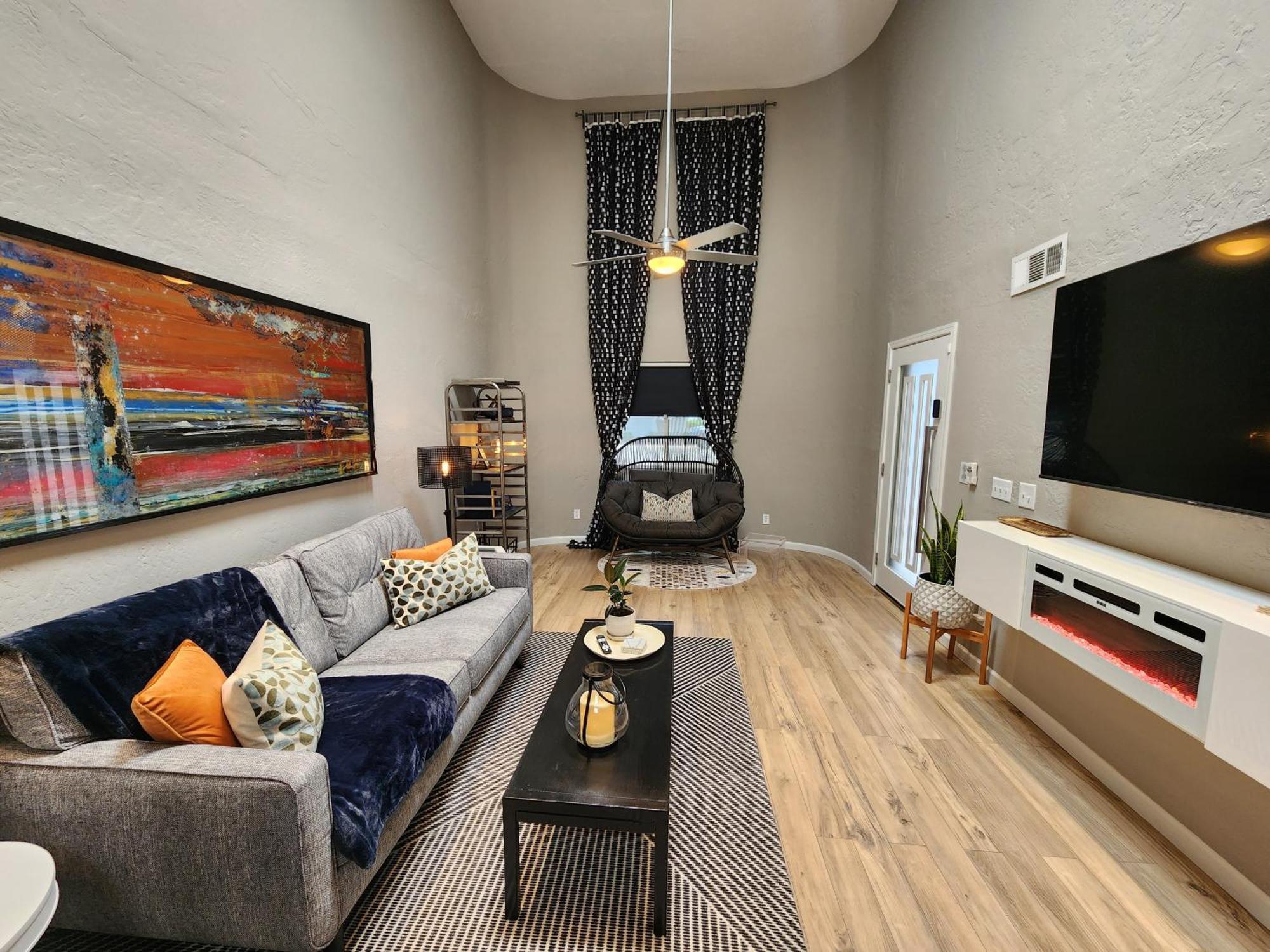 Casa de férias Modern Art House In Midtown, Pet Friendly *