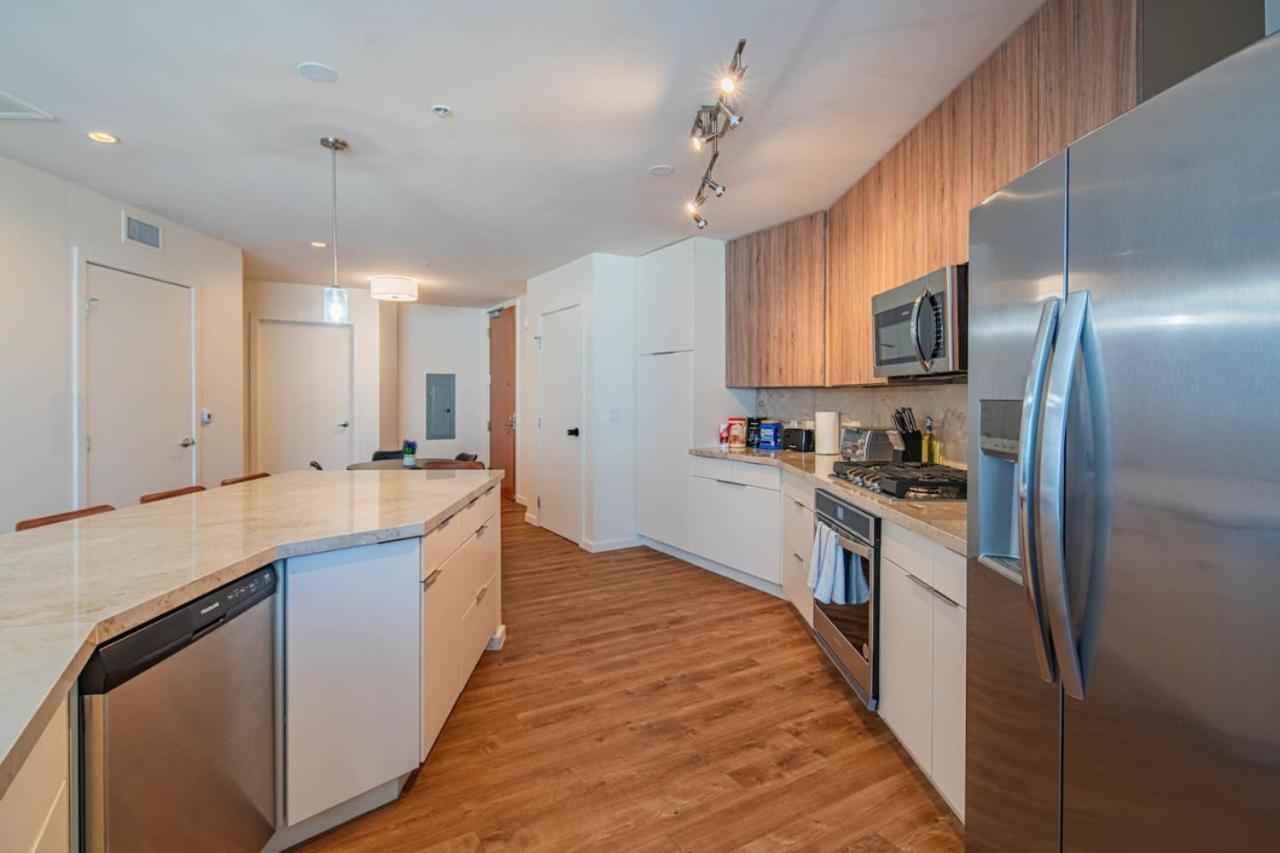 Sky Terrace Dt Highrise, Gym, Pool, Parking, W-d,golf Apartment *
