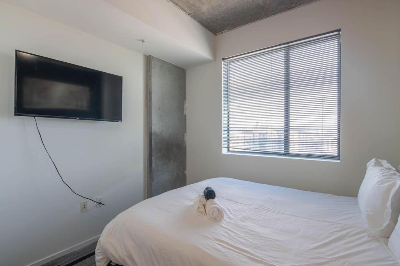 Apartment Striking 2bd - Cdt- Gym, Pool, Parking - Sleep8