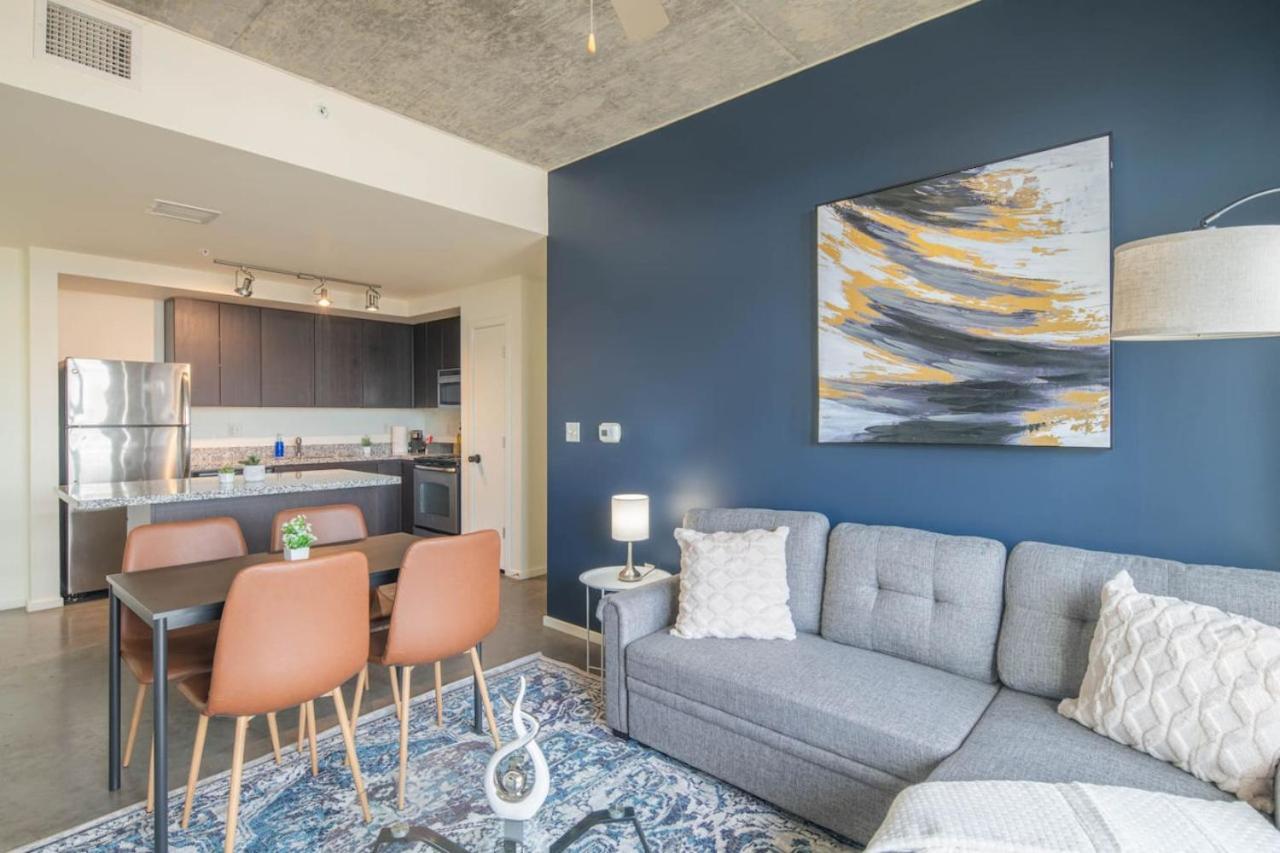 Apartment Striking 2bd - Cdt- Gym, Pool, Parking - Sleep8 *