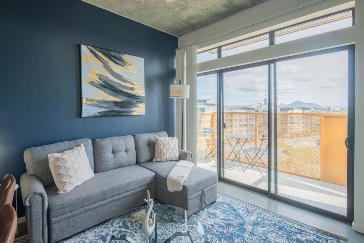 Striking 2bd - Cdt- Gym, Pool, Parking - Sleep8 Phoenix