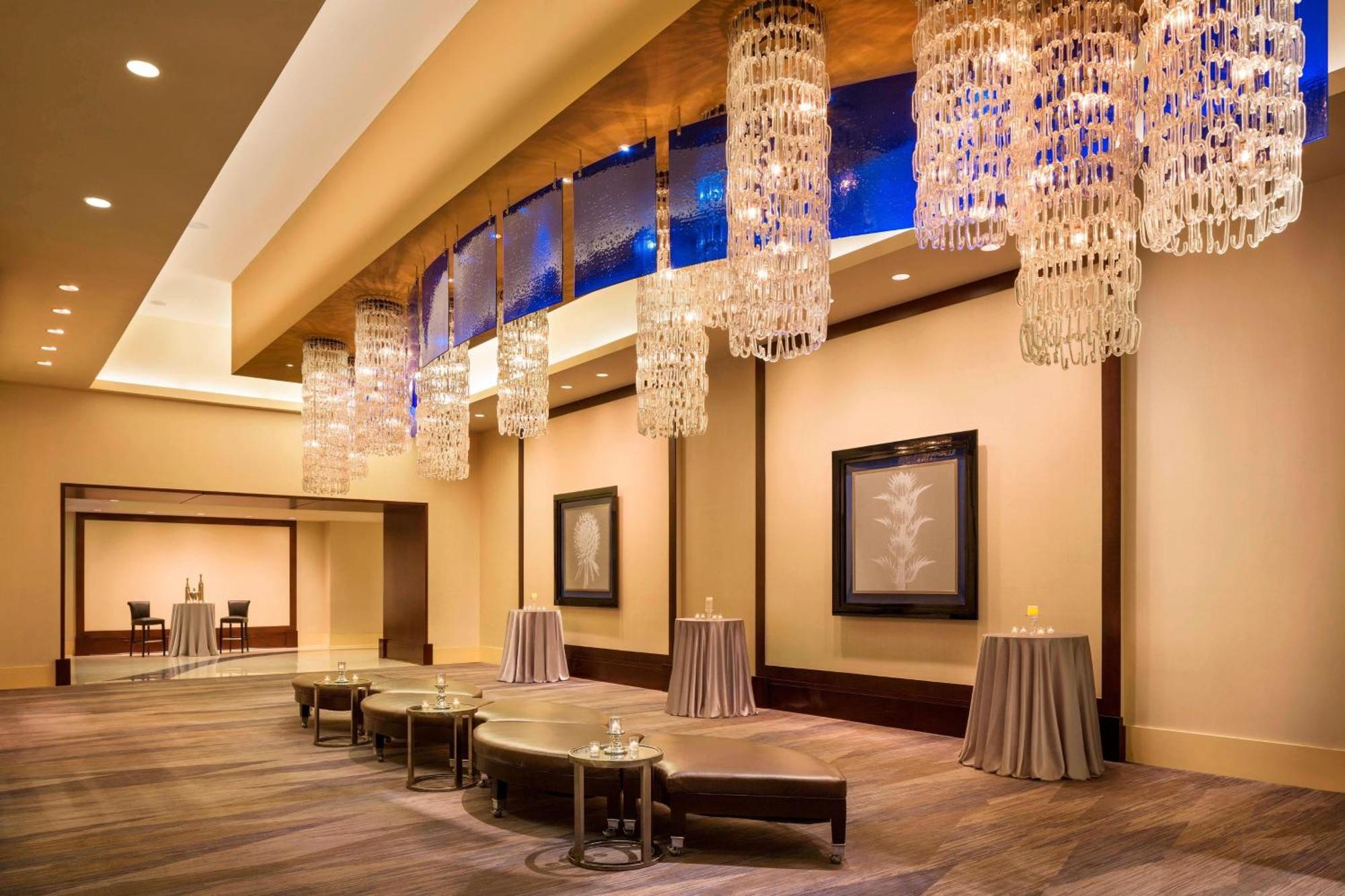 Hotel Renaissance Downtown