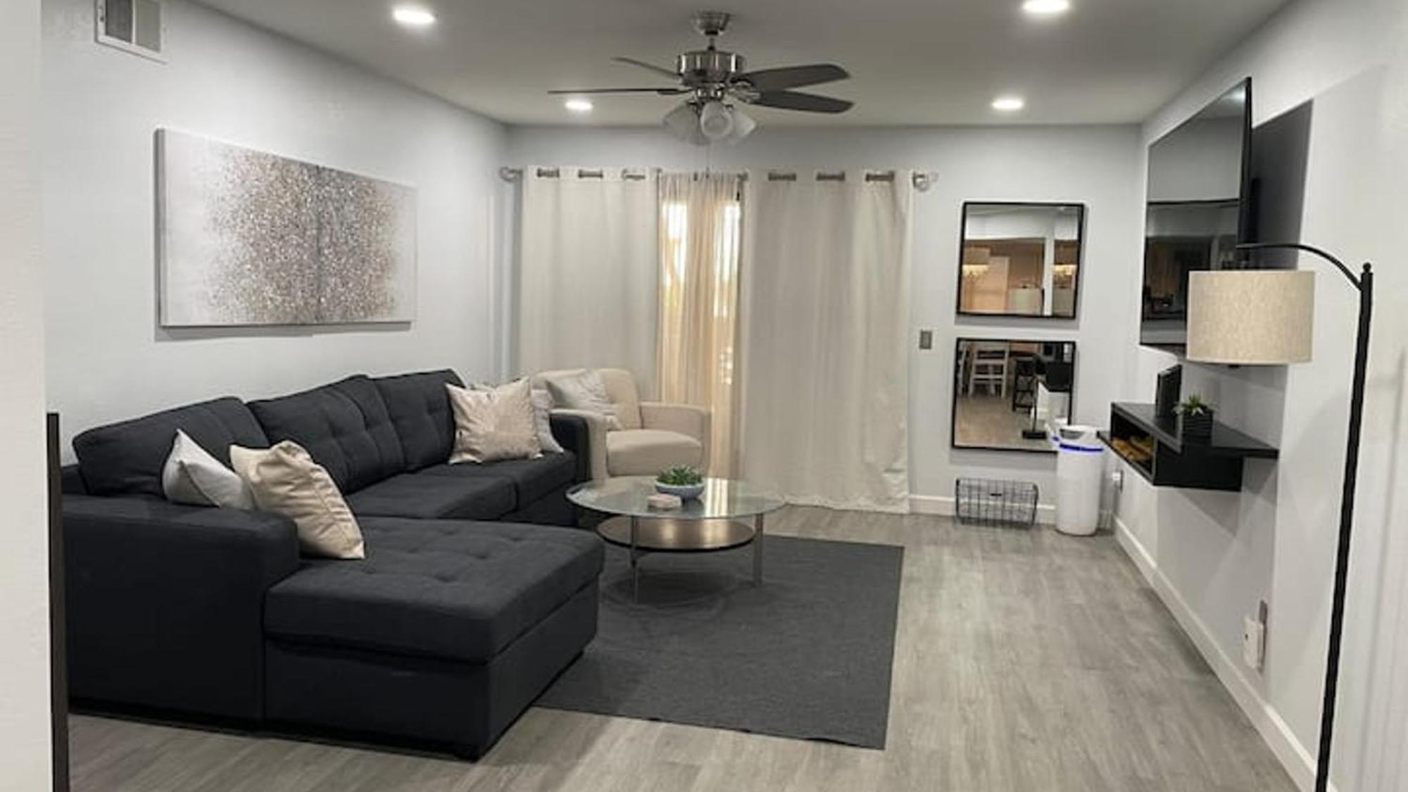 Comfort And Style In The Biltmore Area! Holiday home Phoenix