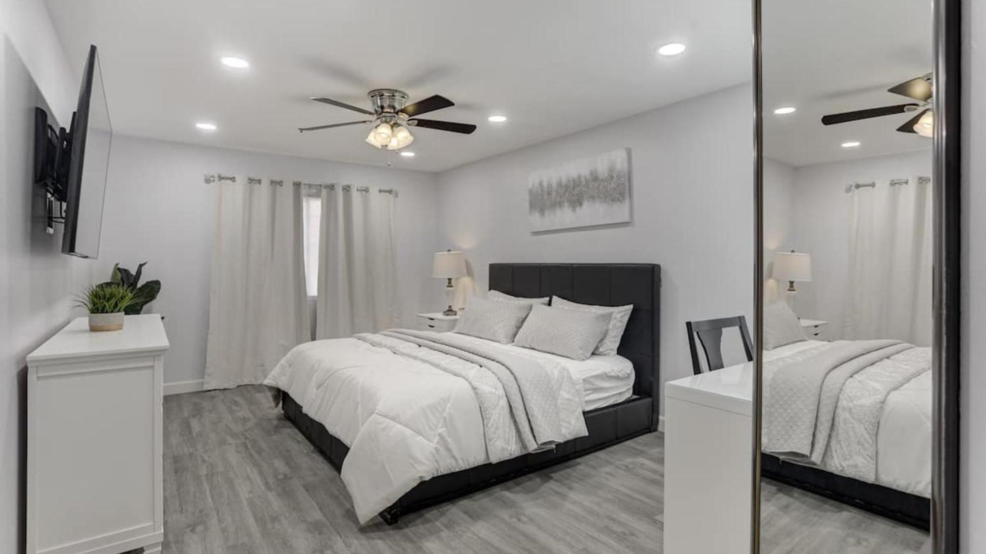 Holiday home Comfort And Style In The Biltmore Area!