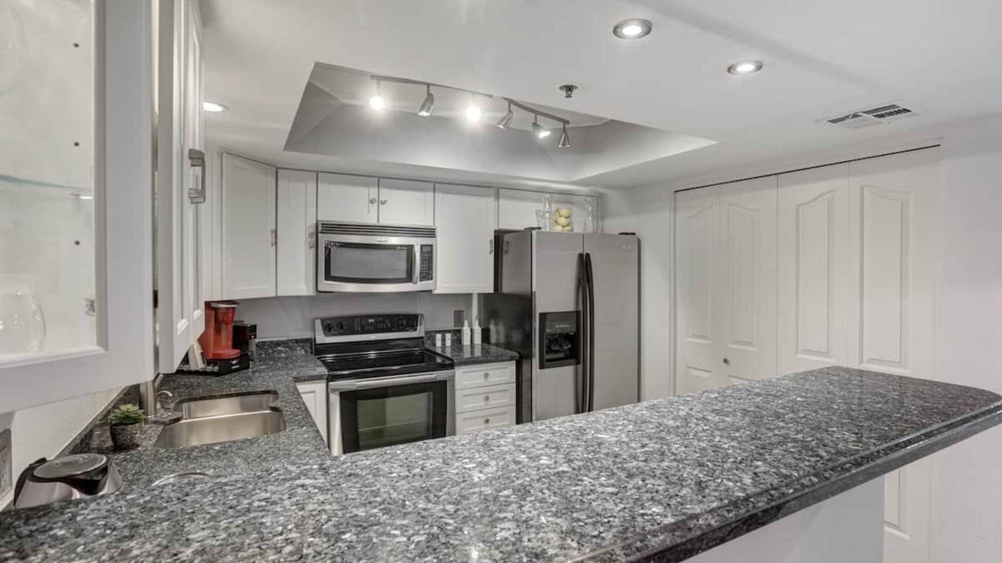 Comfort And Style In The Biltmore Area! Holiday home Phoenix