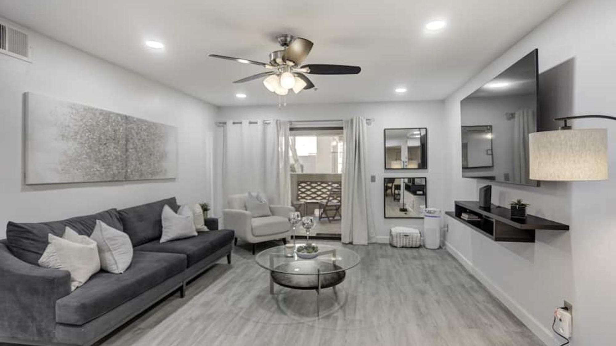 Holiday home Comfort And Style In The Biltmore Area! Phoenix