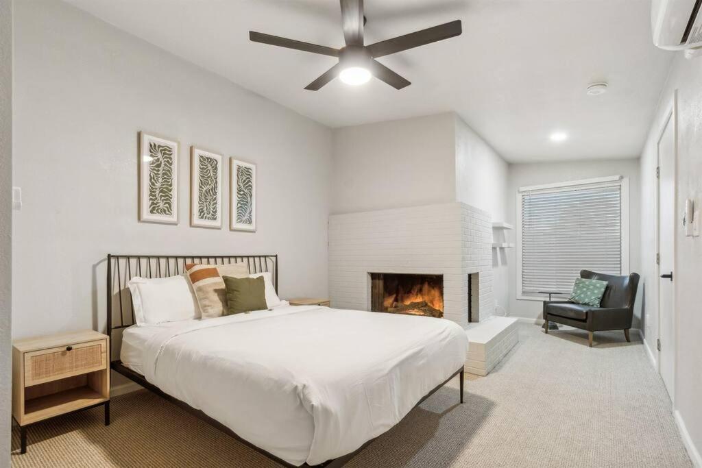 Mid-century Modern Casita * Phoenix