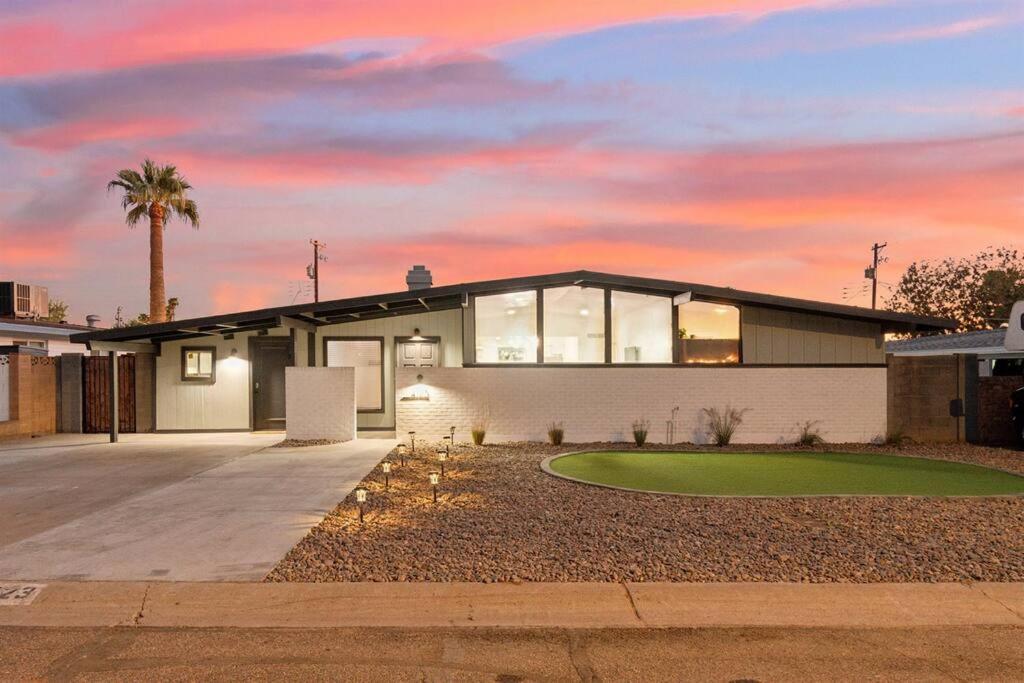 Mid-century Modern Casita Apartment