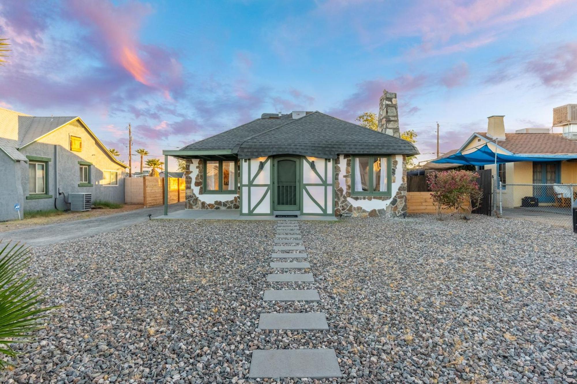 Casa de férias Charming - Storybook Style - Near Downtown Phoenix! *