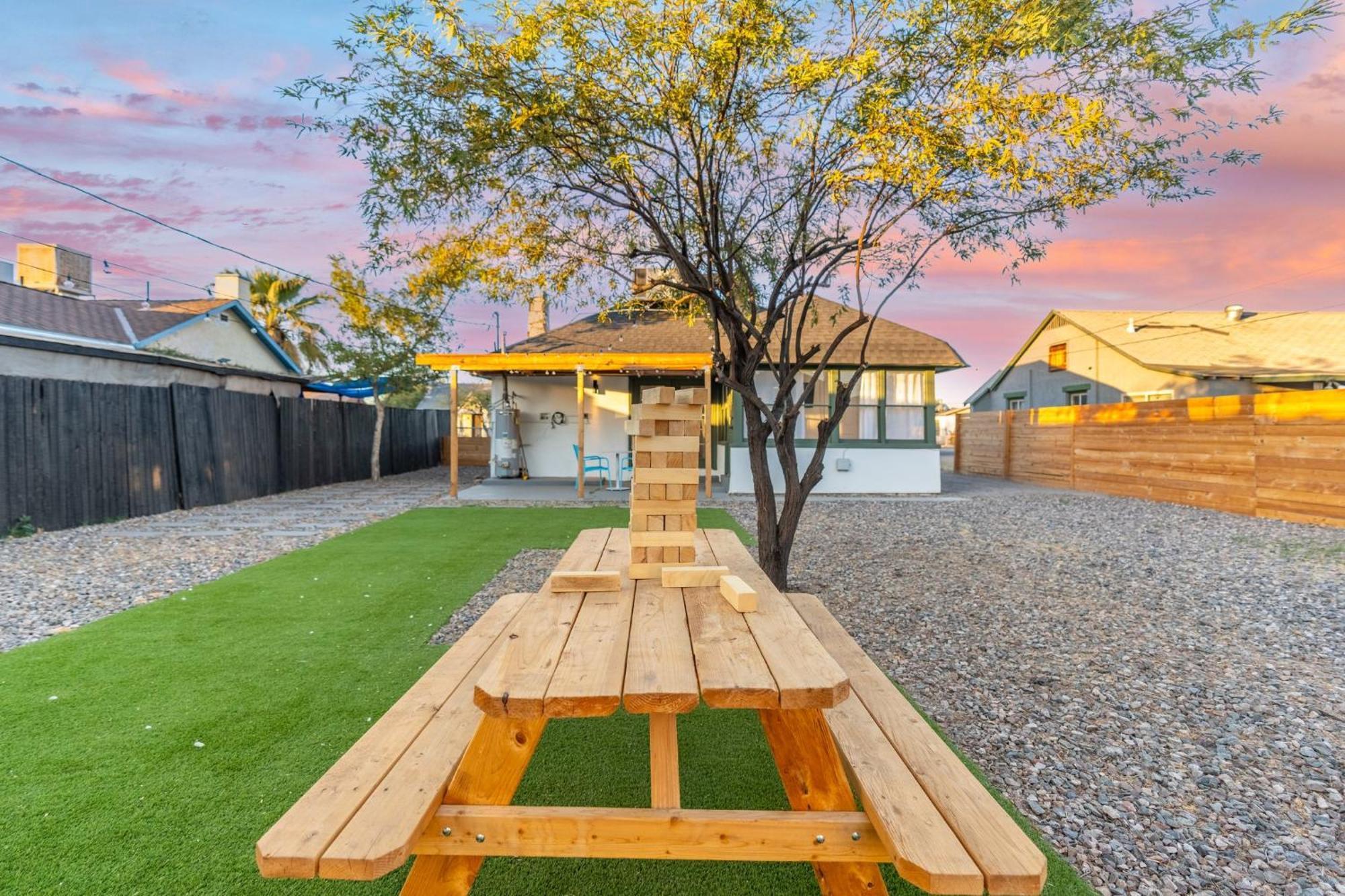 Charming - Storybook Style - Near Downtown Phoenix! *