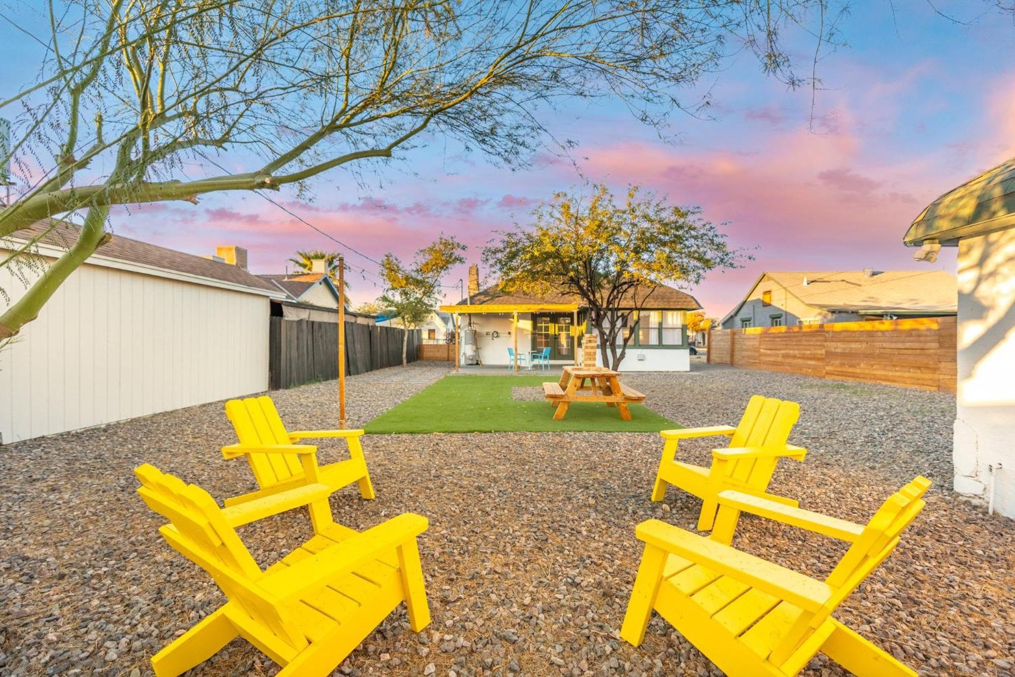 Charming - Storybook Style - Near Downtown Phoenix! Casa de férias *