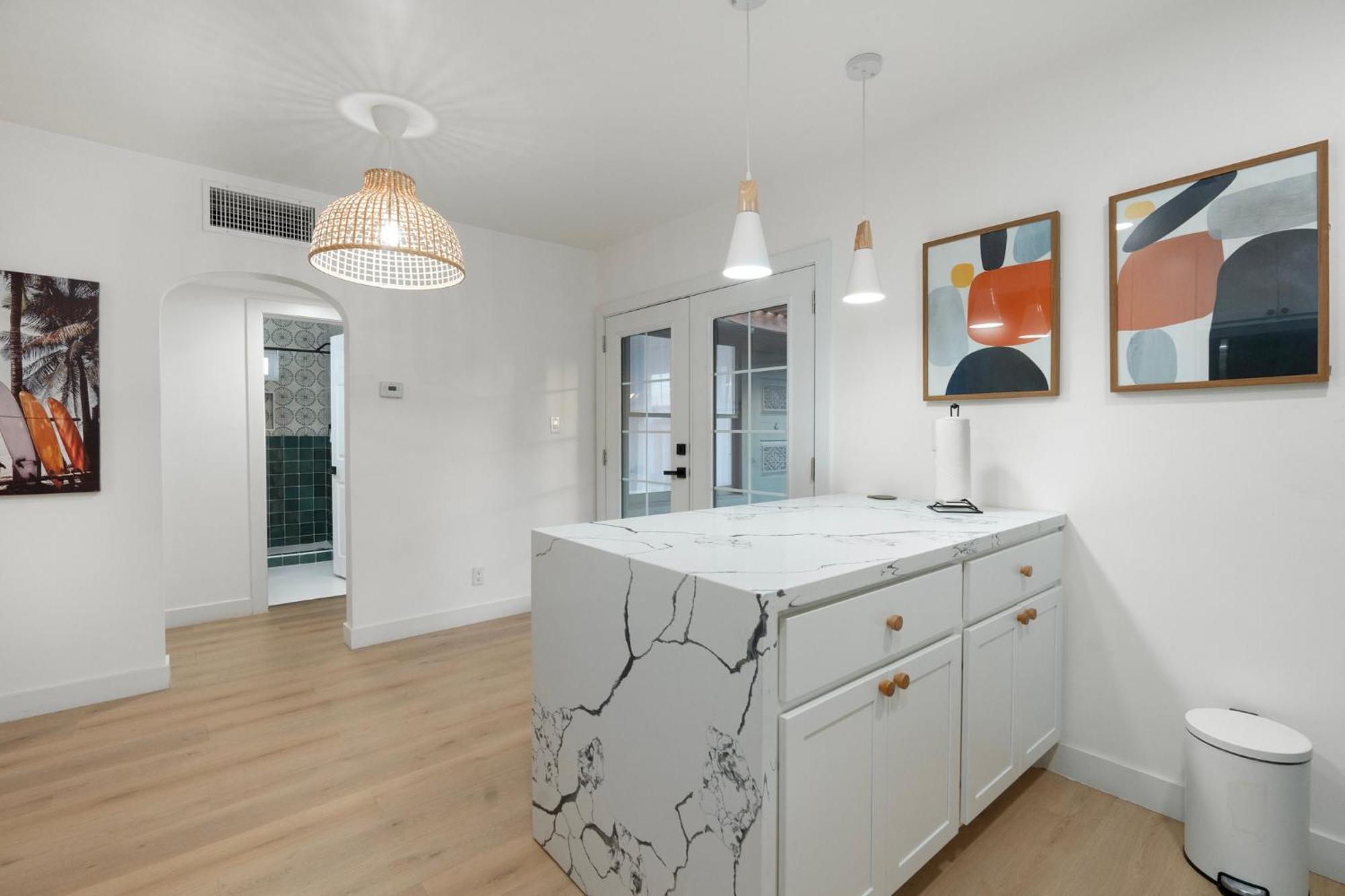 Charming - Storybook Style - Near Downtown Phoenix! Casa de férias