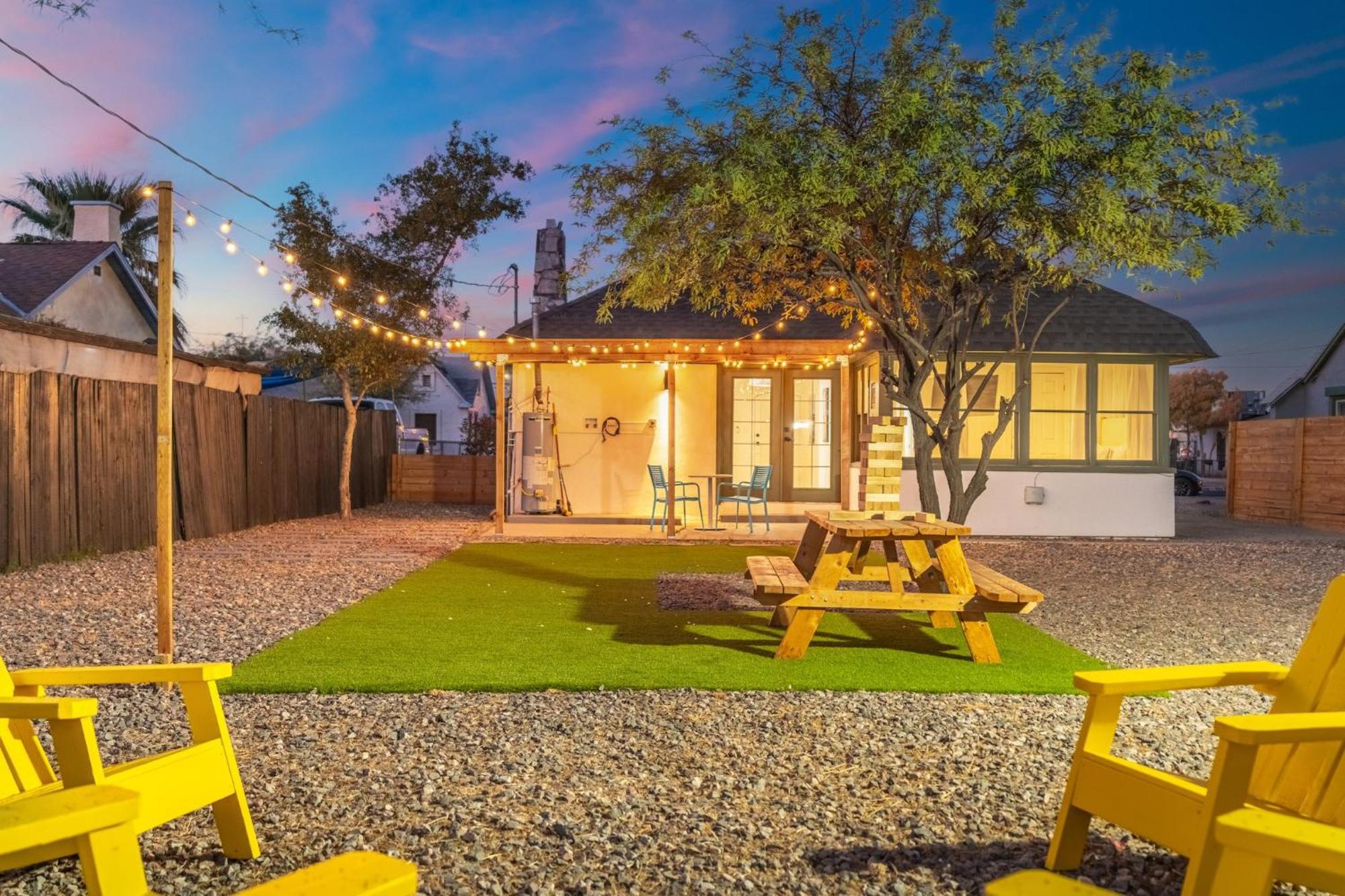 Charming - Storybook Style - Near Downtown Phoenix!