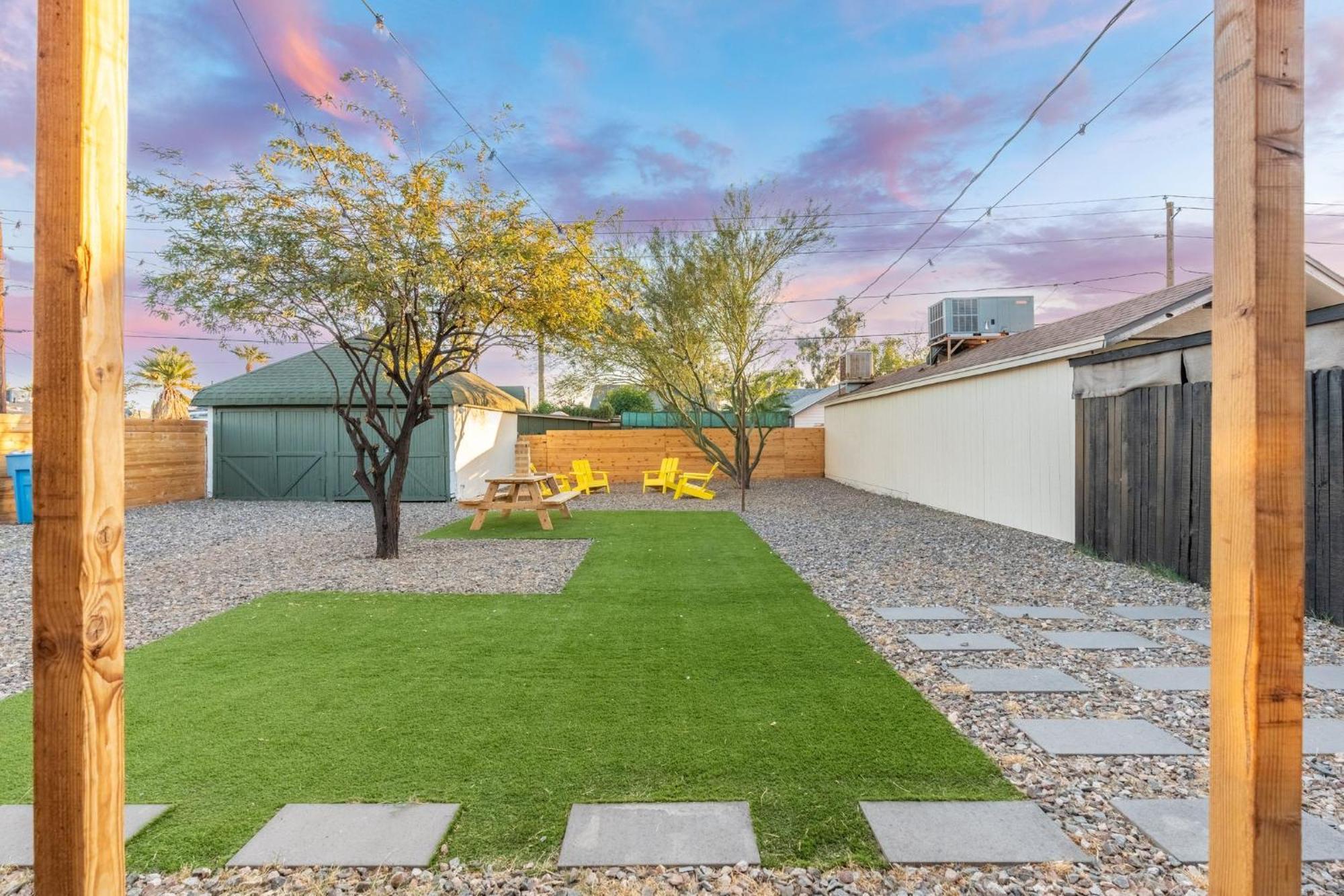 Charming - Storybook Style - Near Downtown Phoenix! Casa de férias *