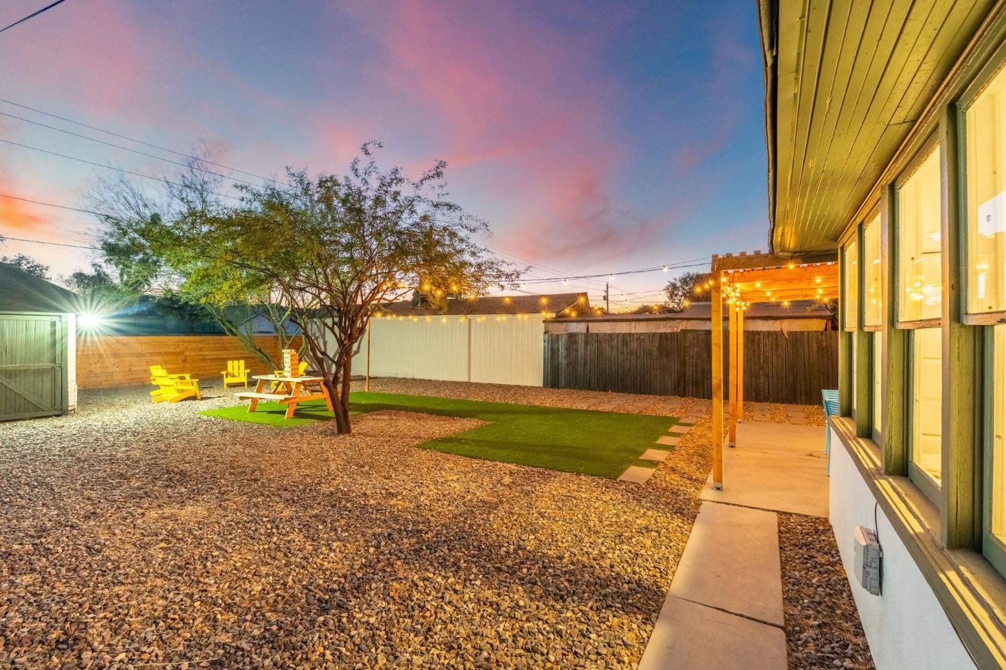 Charming - Storybook Style - Near Downtown Phoenix!