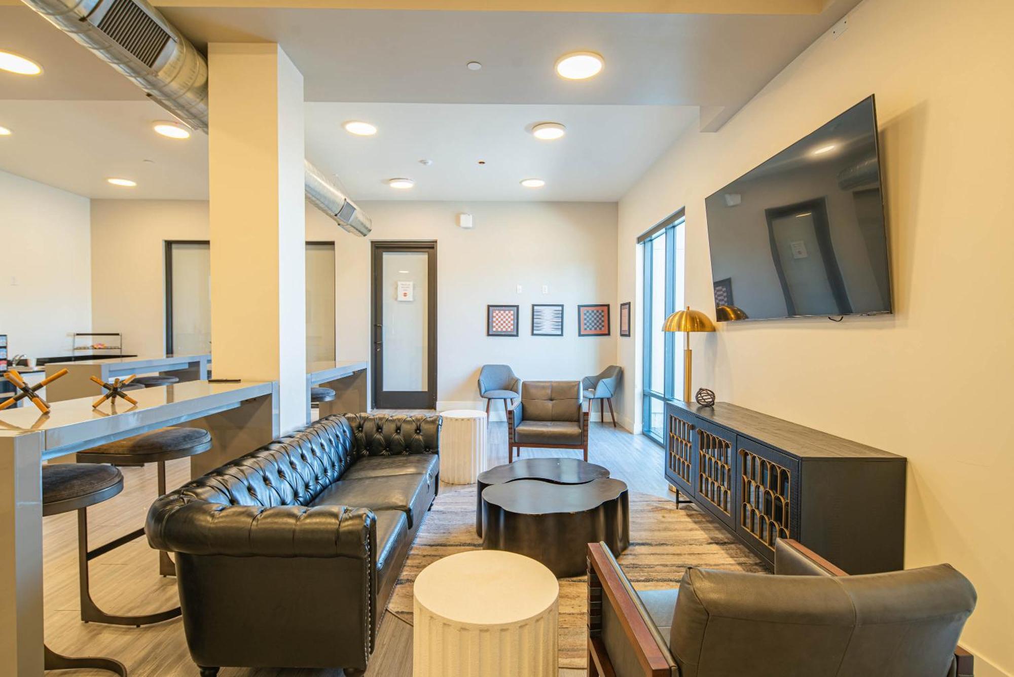 Family Friendly Escape With Large Pool! Phoenix