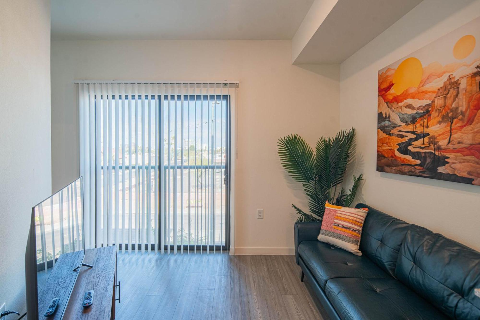 Apartment Family Friendly Escape With Large Pool!