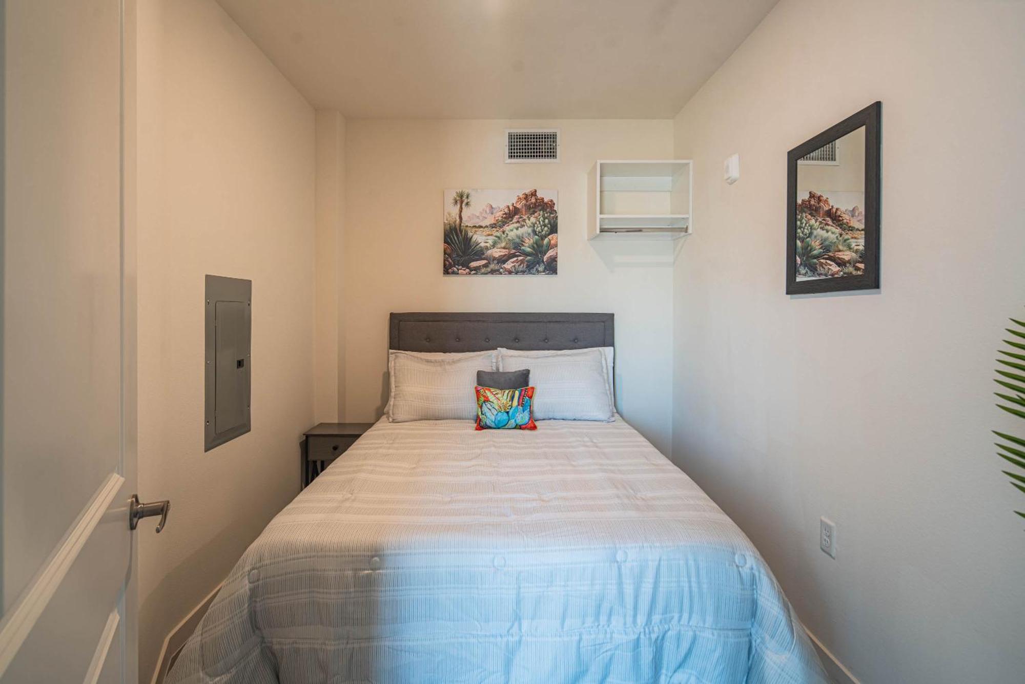 Family Friendly Escape With Large Pool! Phoenix