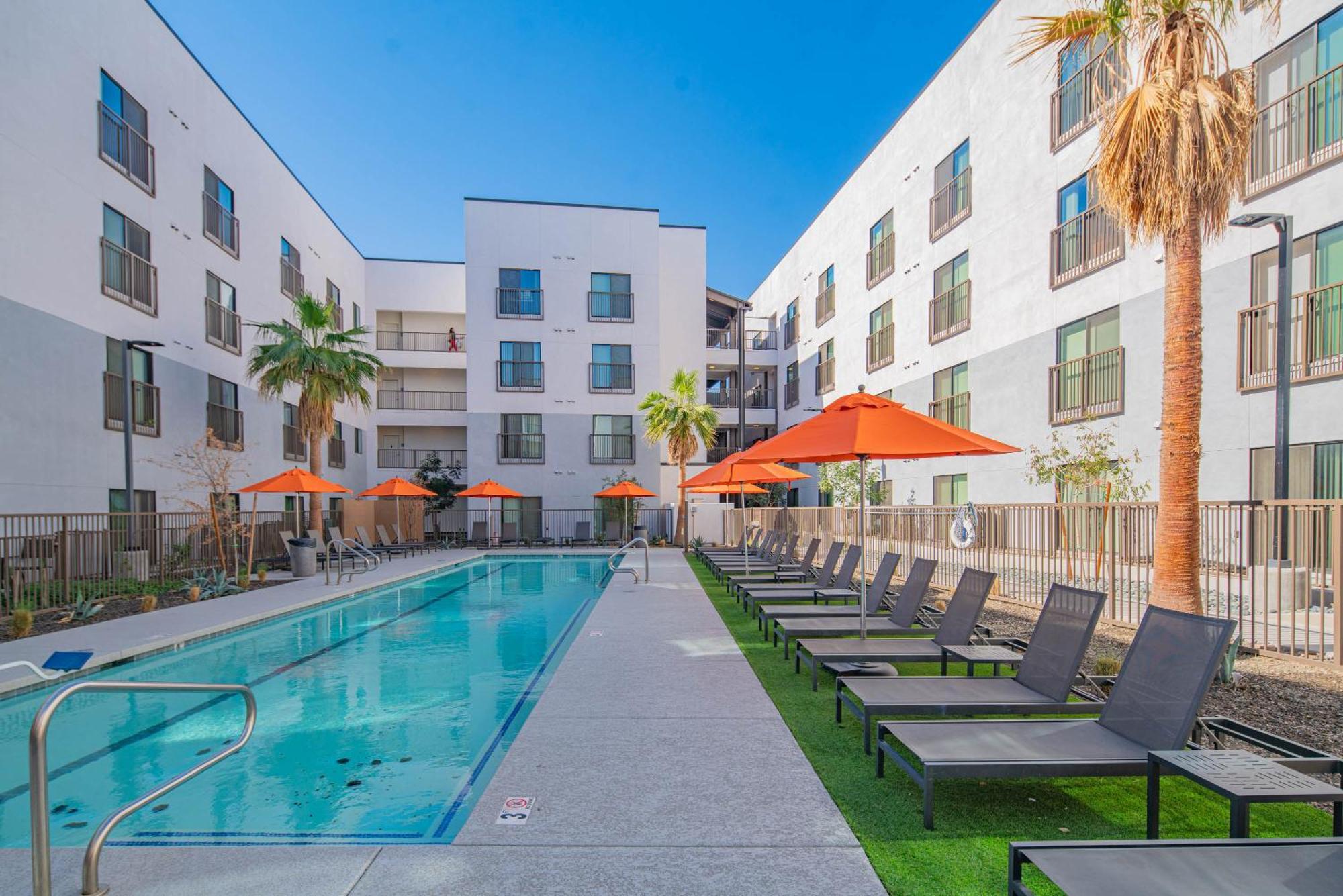 Family Friendly Escape With Large Pool! Apartment