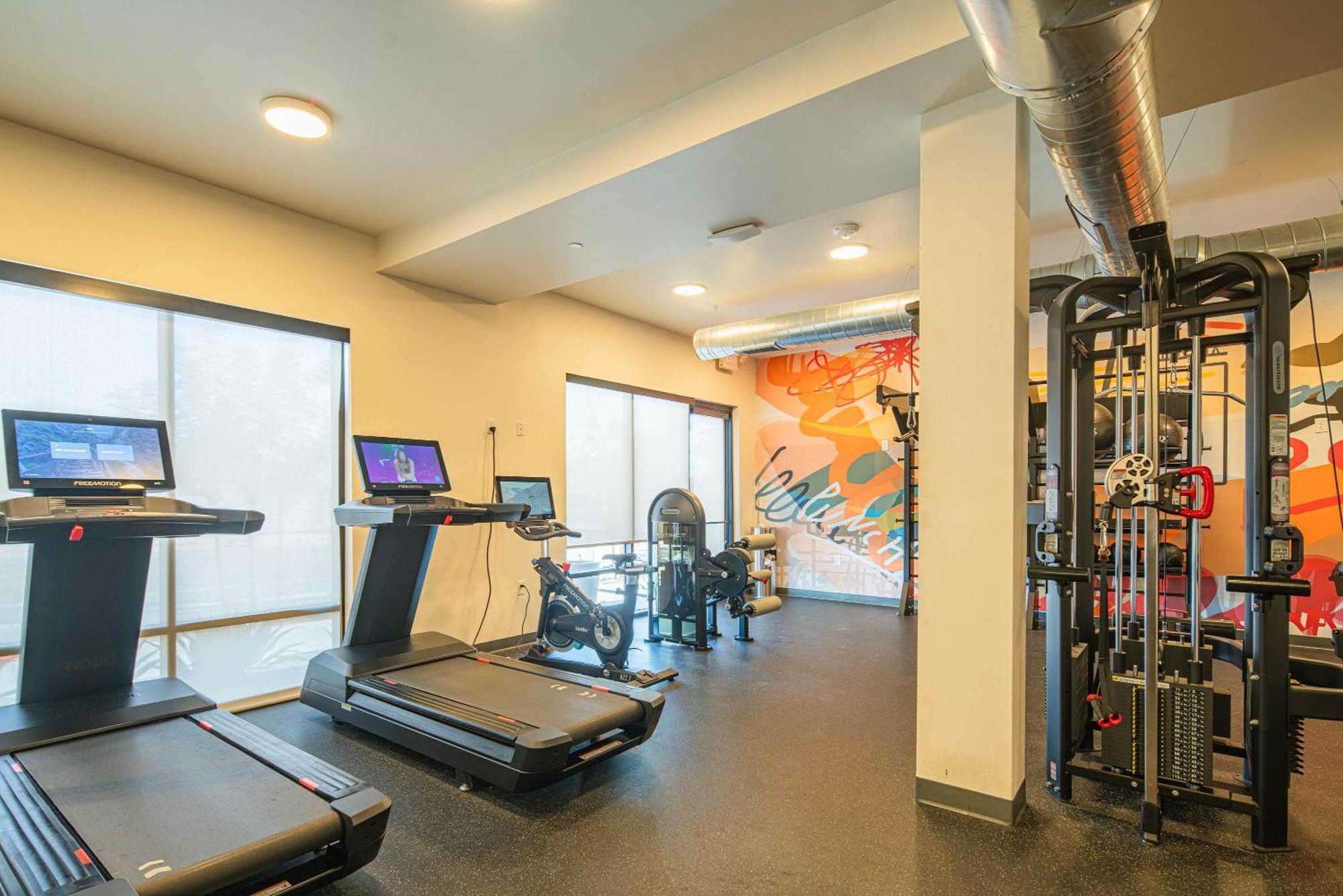 Family Friendly Escape With Large Pool! Phoenix