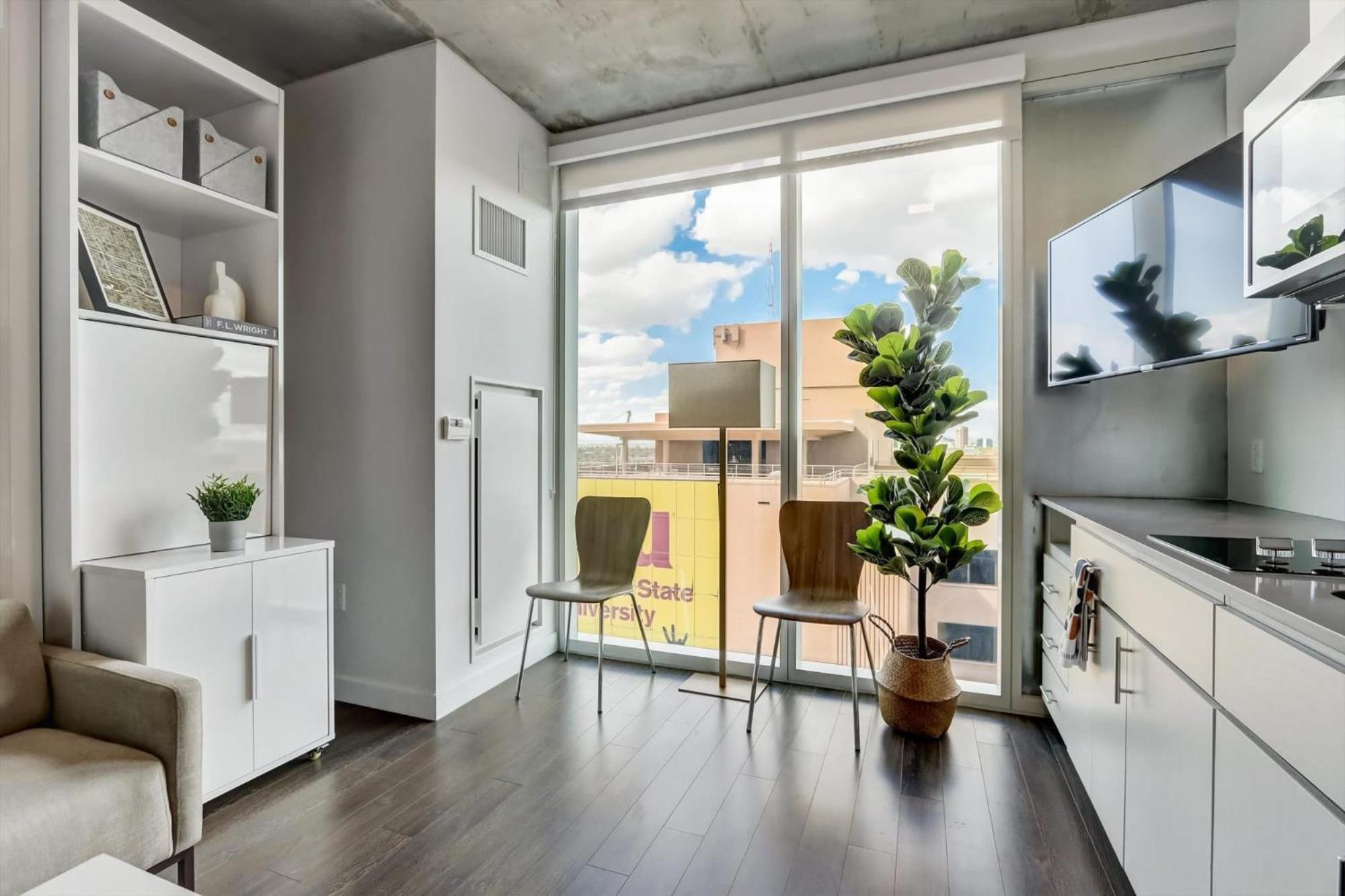 Modern Downtown Apartments At Kenect Phoenix Aparthotel