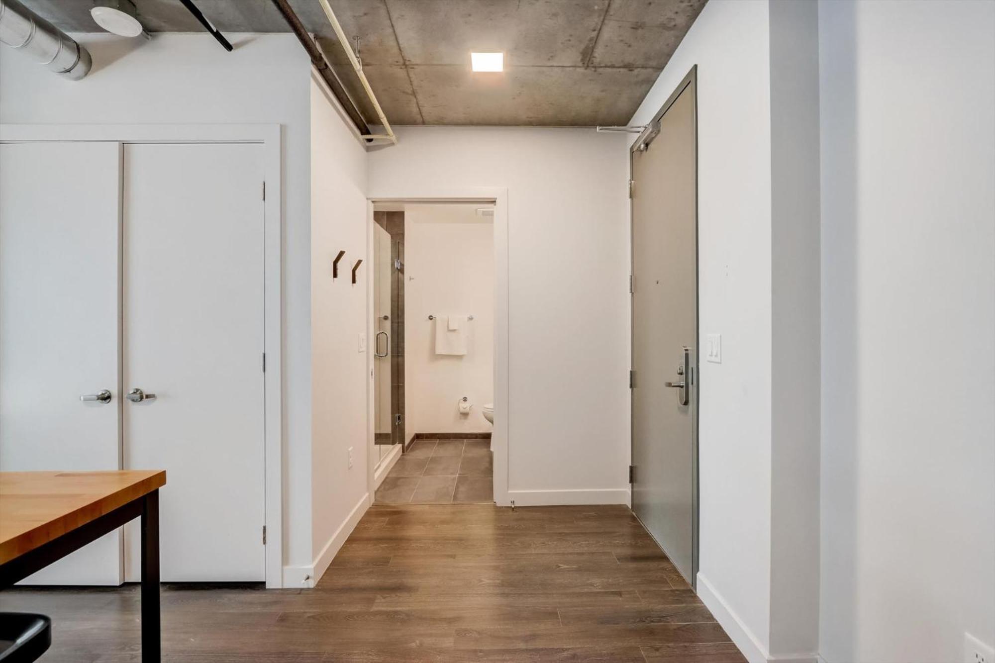 Modern Downtown Apartments At Kenect Phoenix Aparthotel