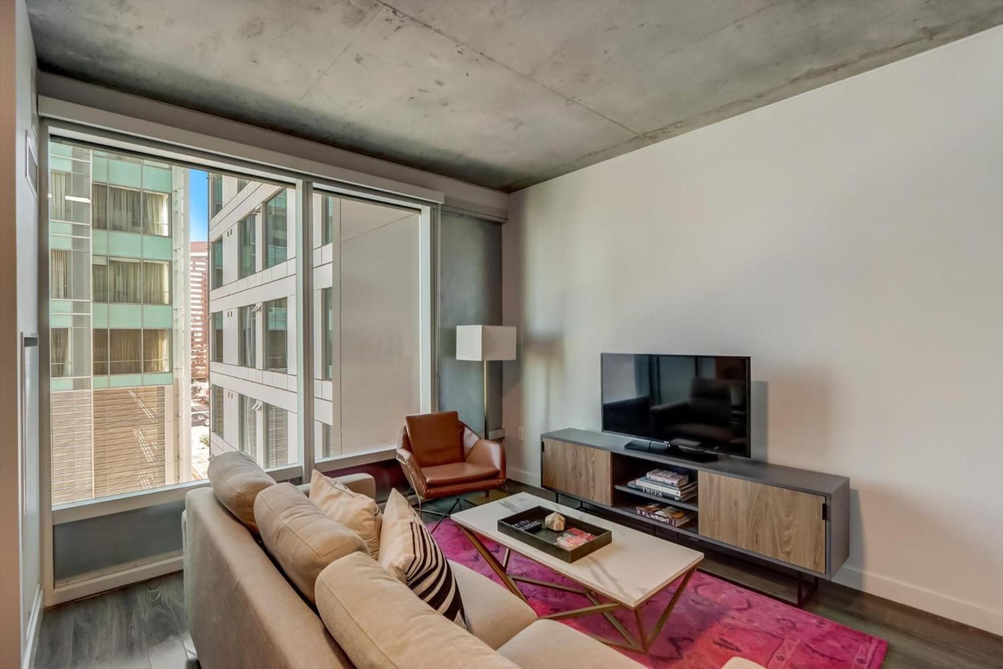Modern Downtown Apartments At Kenect Phoenix Aparthotel Phoenix